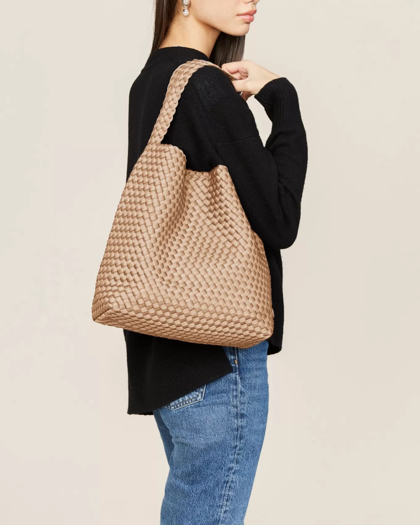 nomad_hobo_3-11.webp NAGHEDI Nomad Hobo^ Skulderveske