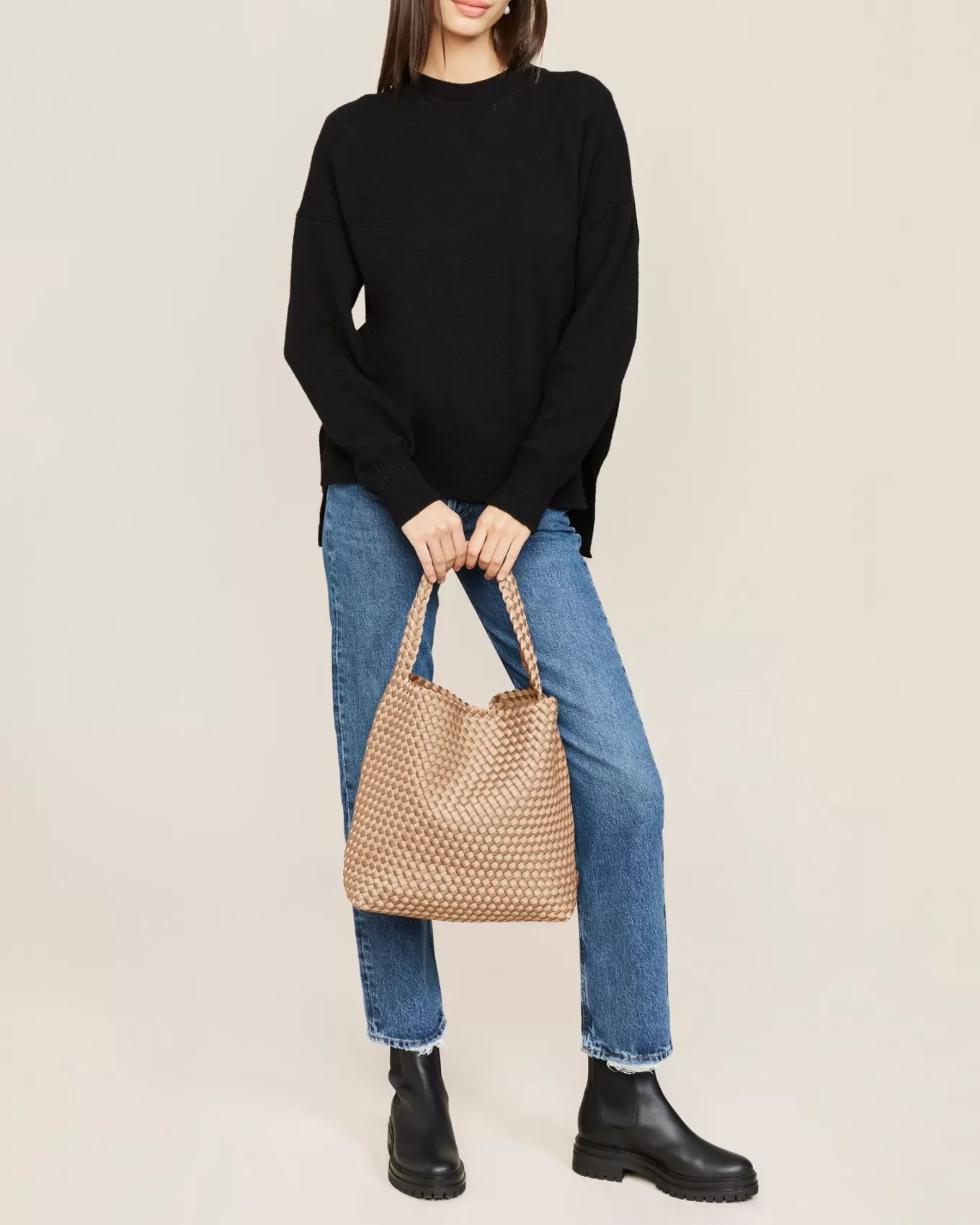 nomad_hobo_4-11.webp NAGHEDI Nomad Hobo^ Skulderveske