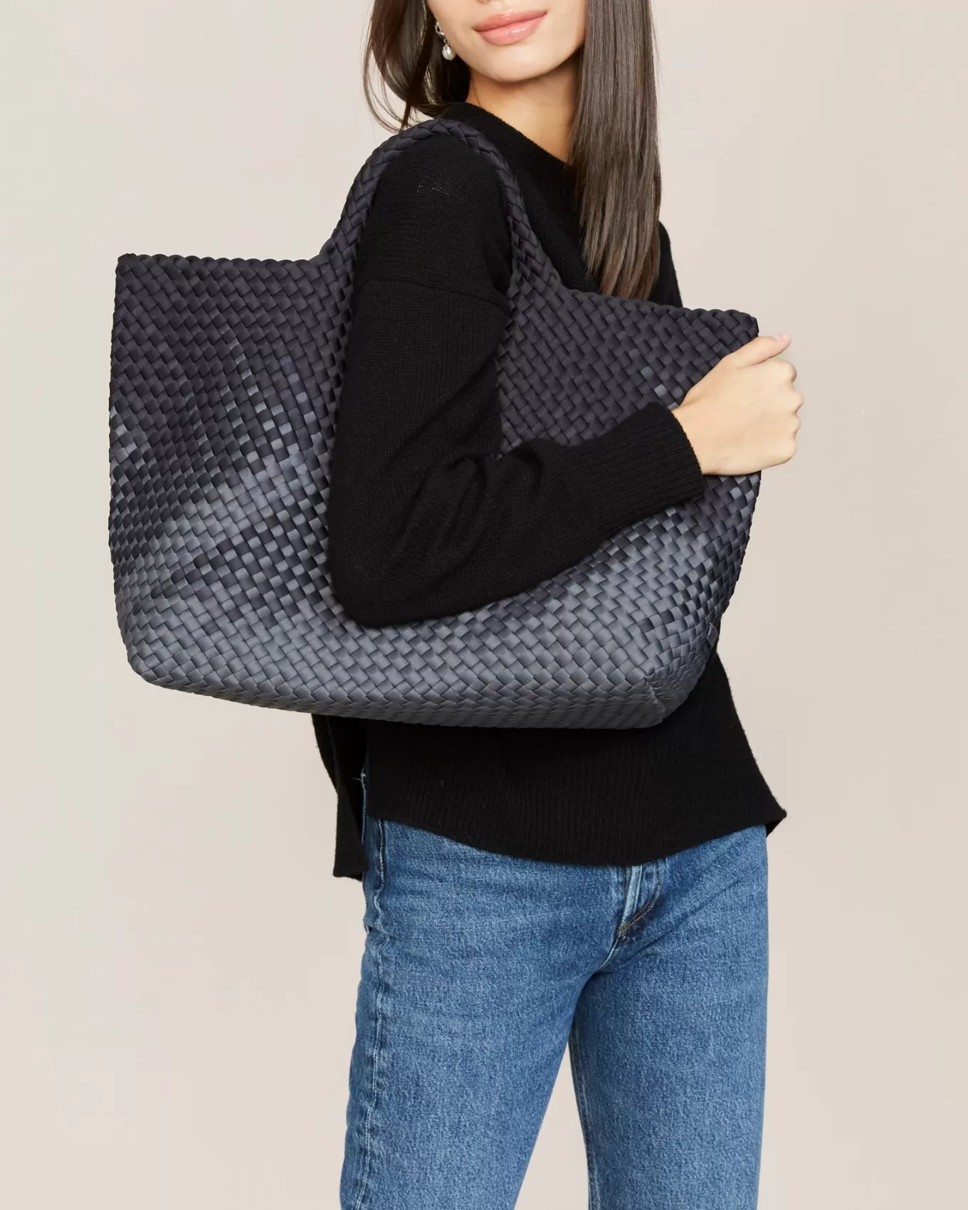 st_barths_large_tote_grafisk_ombre_3-1.webp NAGHEDI St. Barths Large Tote Grafisk Ombre^ Totes