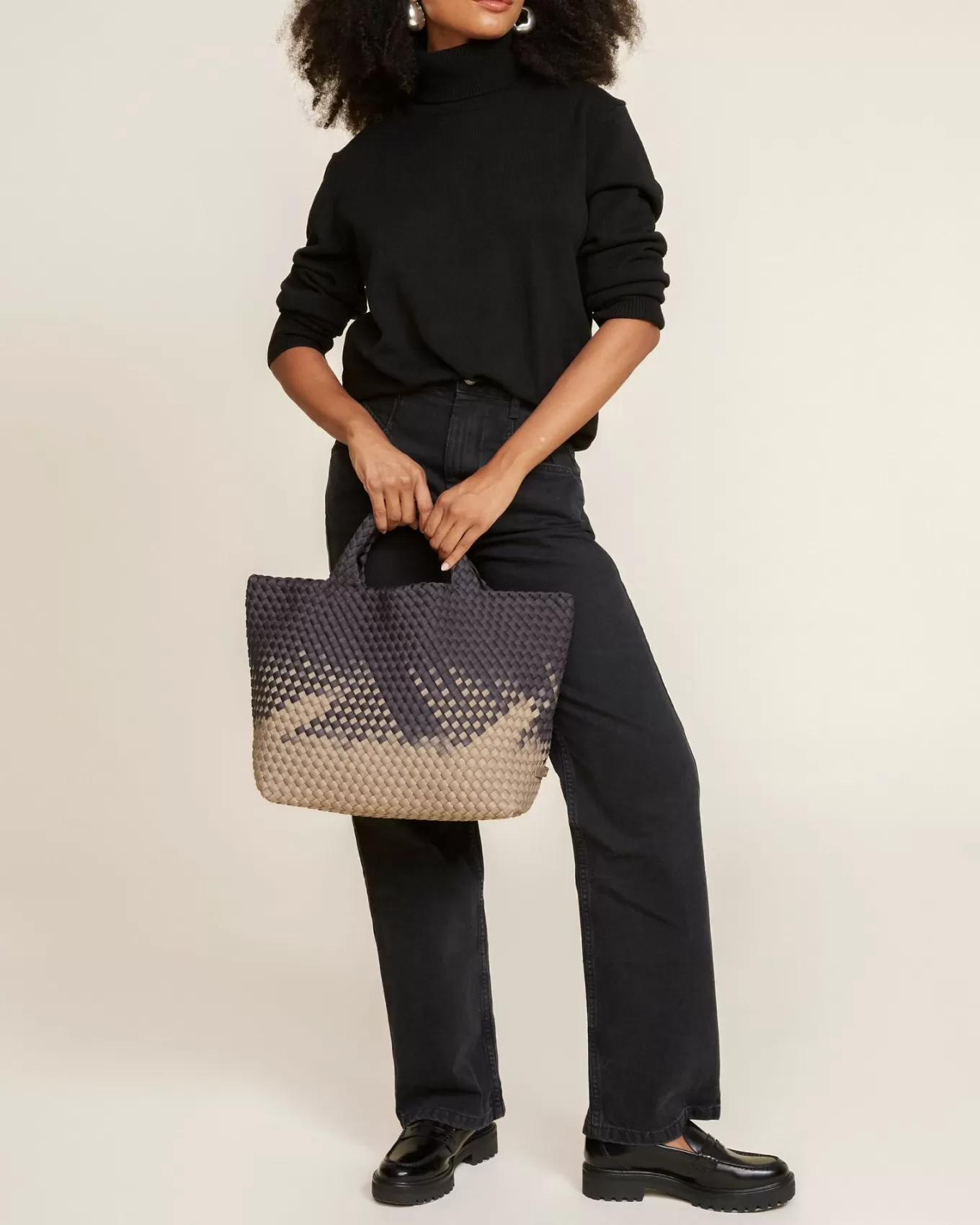 st_barths_medium_tote_grafisk_ombre_4-2.webp NAGHEDI St. Barths Medium Tote Grafisk Ombre^ Totes