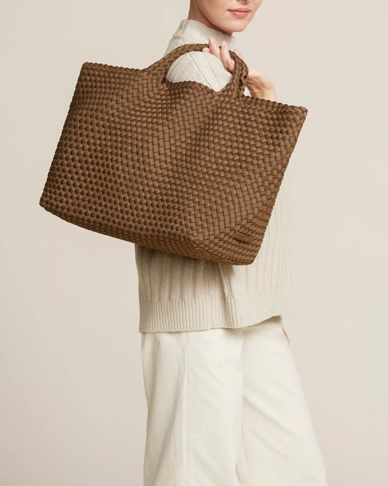 st_barths_stor_veske_3-22.webp NAGHEDI St. Barths Stor Veske^ Skulderveske