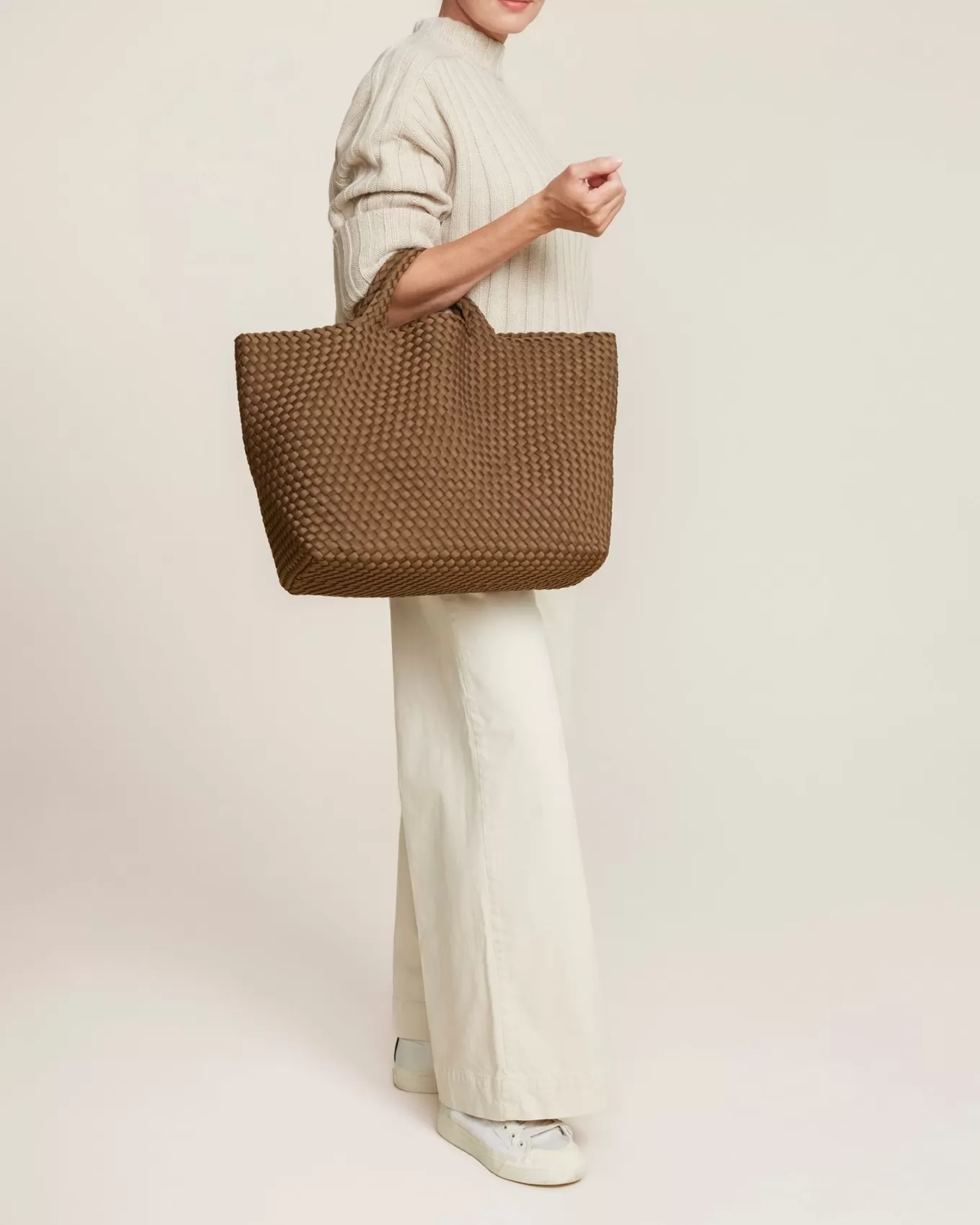 st_barths_stor_veske_4-22.webp NAGHEDI St. Barths Stor Veske^ Skulderveske